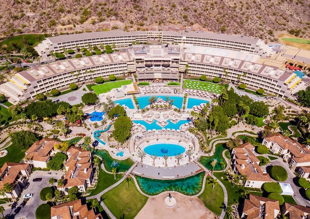 Best Luxury Hotel Pools in Scottsdale, Girl Who Travels the World